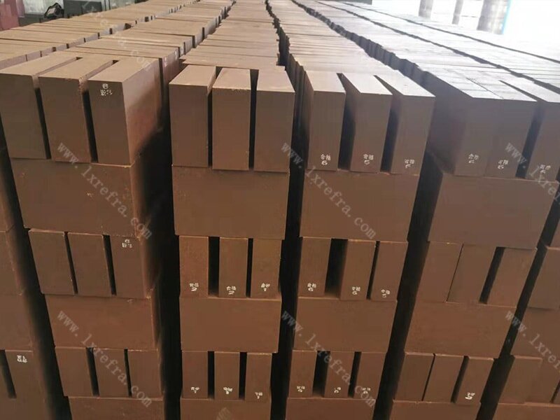 Magnesium aluminum chromium firebricks