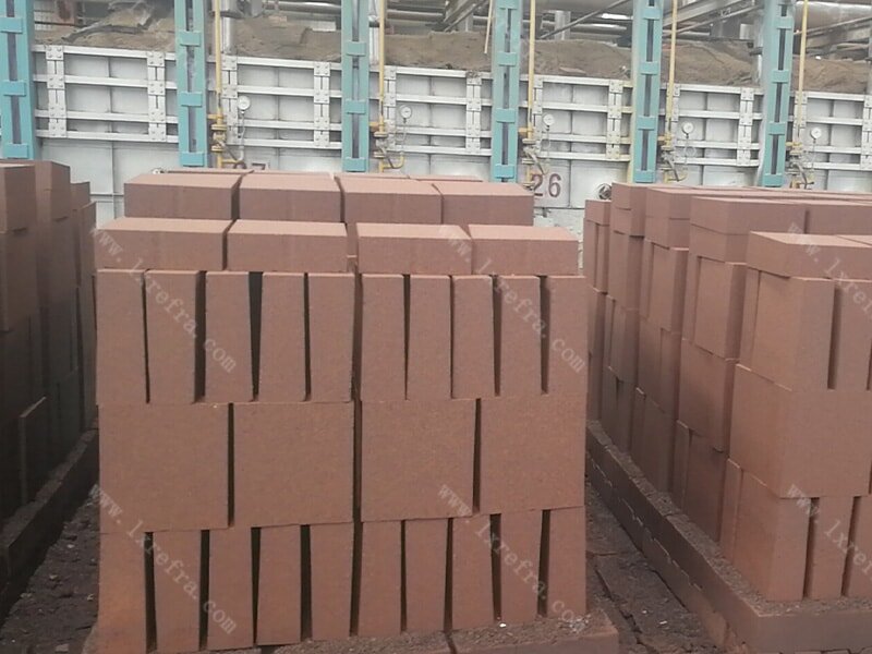 Magnesium iron aluminum refractory bricks