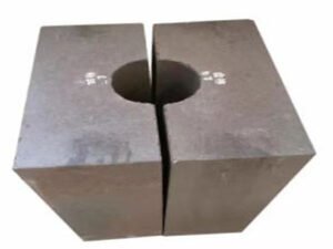 Semi rebonded magnesia chrome brick