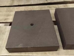 Fused rebonded magnesia chrome brick