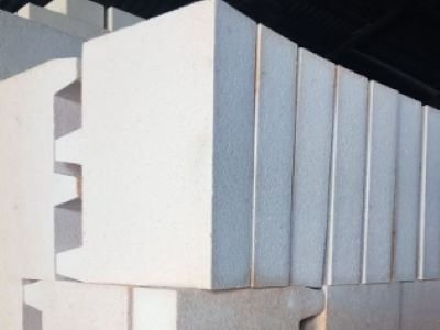 Alumina bubble bricks