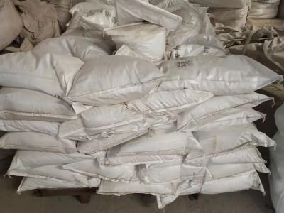 Magnesium-chromium ramming mass