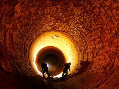 Magnesia-alumina bricks