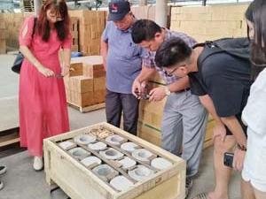 lianxin Vietnamese customer